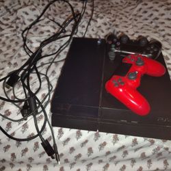 Ps4 With two controllers And Game