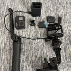 Go Pro Hero7 (with Accessories)