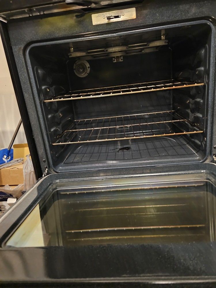 Stove GE And Dishwasher FRIGIDAIRE