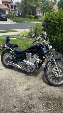 1990 Suzuki Intruder 750