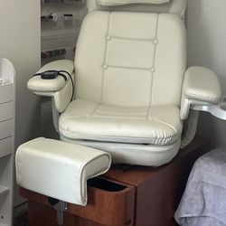 Pipeless Pedicure Chair-New
