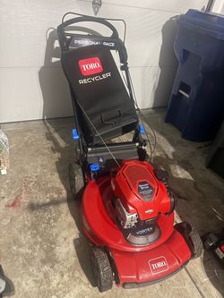 Toro Smart Stow Personal Pace Gas Mower