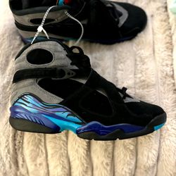 Air Jordan’s 8 Aqua SZ 8.5