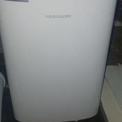 Frigidaire Portable AC With Everything Included Brand New  **RetailPrice**  $600plus **MyPrice** $222
