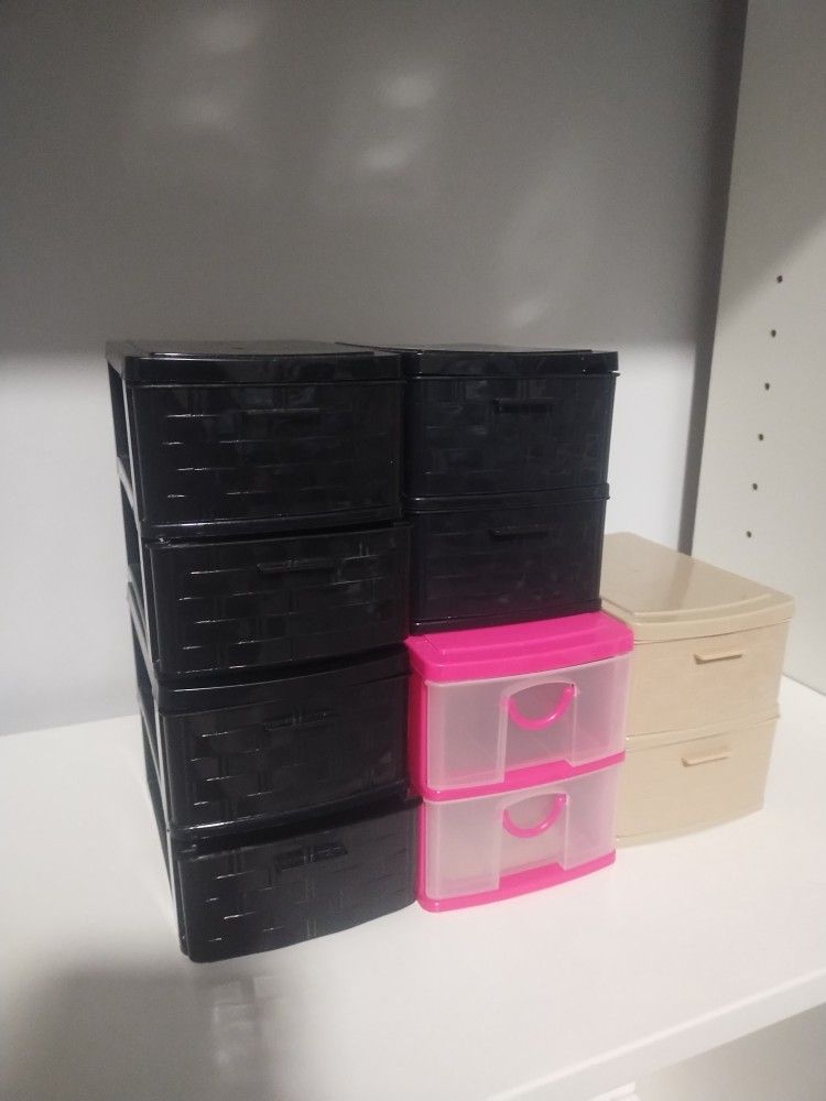 2 Drawer Containers (5 Included)