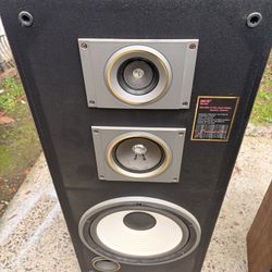 Old School Speaker Sound Amazing 