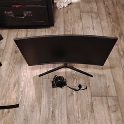 24.50 in length 14 in height curved Monitor