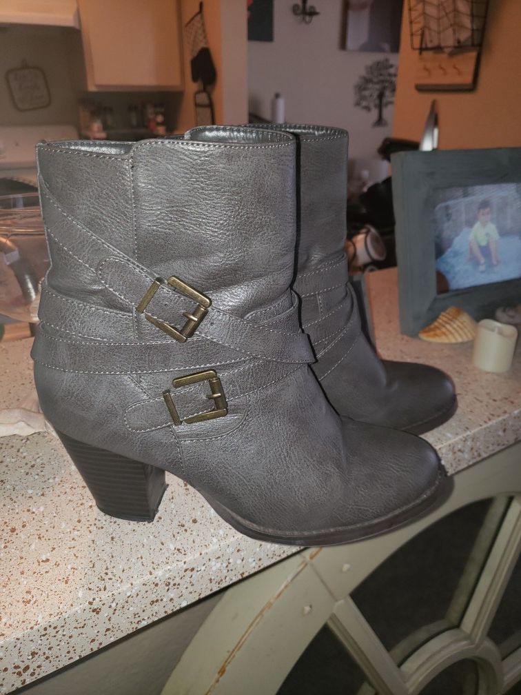 Ankle bootie