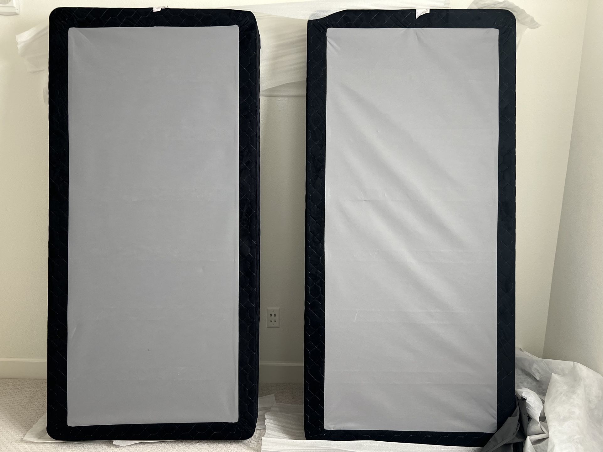 2x Twin Bed Box (Wood Base) 