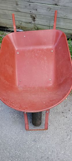 True Temper wheel barrel