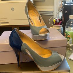 Barely Worn heels size 7M