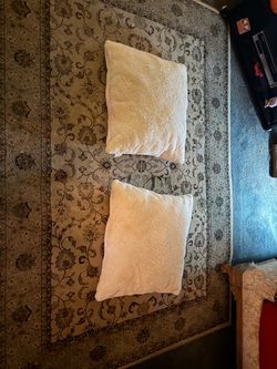 Set of 2 Cream Faux Fur Throw Pillows