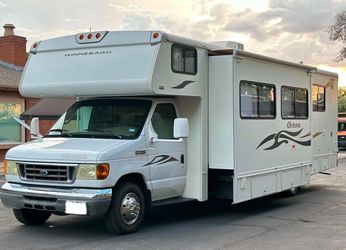 2007  Winnebago Outlook