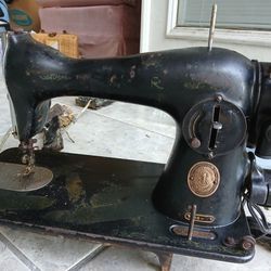 Antique Singer Sewing Collection 