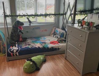 Bed frame and drawer chest set