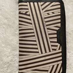 Henri Bendel Wallet