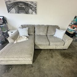 🔥 $160 Couch Deal – Sectional with Chaise (Steam Cleaned!) 🔥