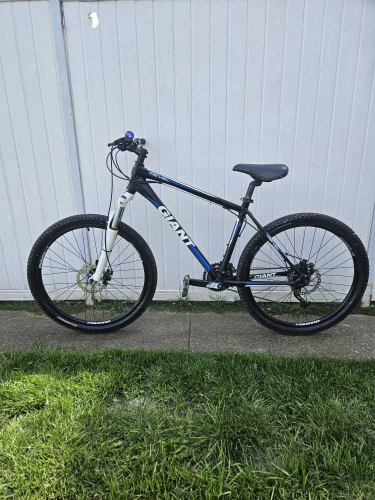 Giant Revel 2 Mountain Bike 