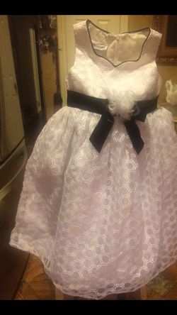 Beautiful dress size 6 for girl