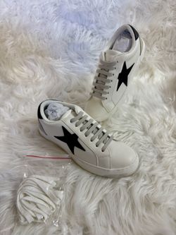 Steve Madden Rezume Women’s Leather Sneakers