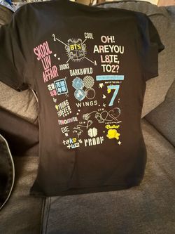M bts shirt