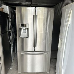 Samsung Refrigerator Good Condition Everything Works Fine 