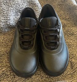 Croc work shoes