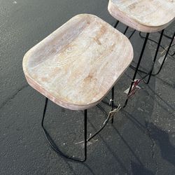4 bar stools