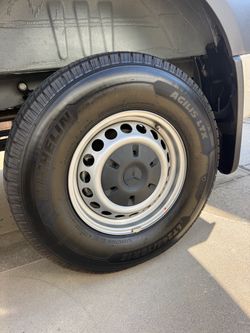 Mercedes Sprinter wheels and Michelin Agilis LTX All Season Truck & SUV Tires in LT245/tires w/TPMS