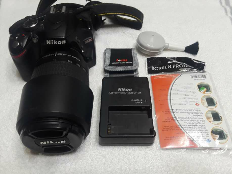 NIKON Camera D3200 24.2 MP DSLR with AF 70-300mm LENS