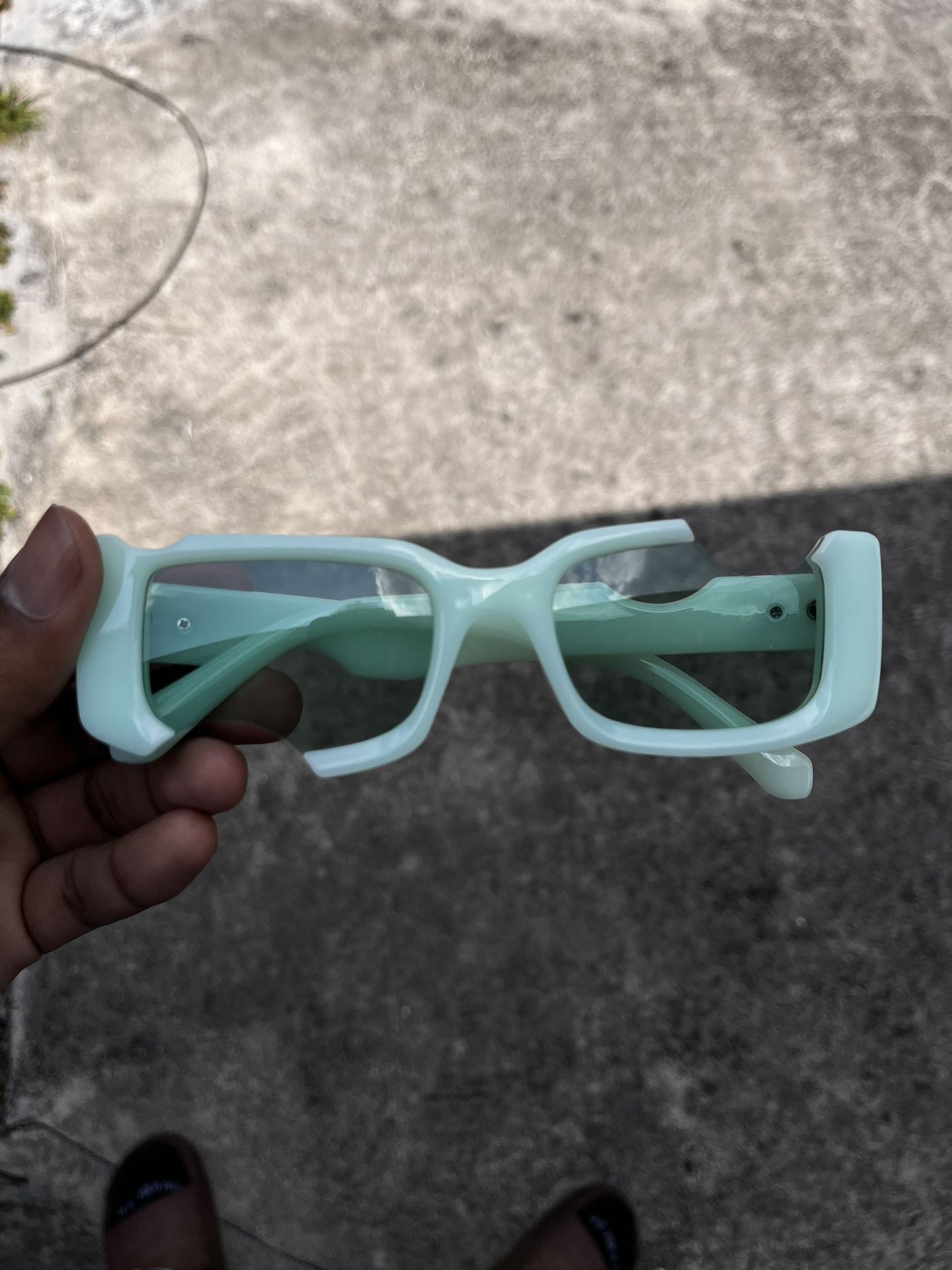 Off White Shades 