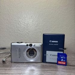 Canon PowerShot SD600 Digital ELPH 6MP Silver Camera