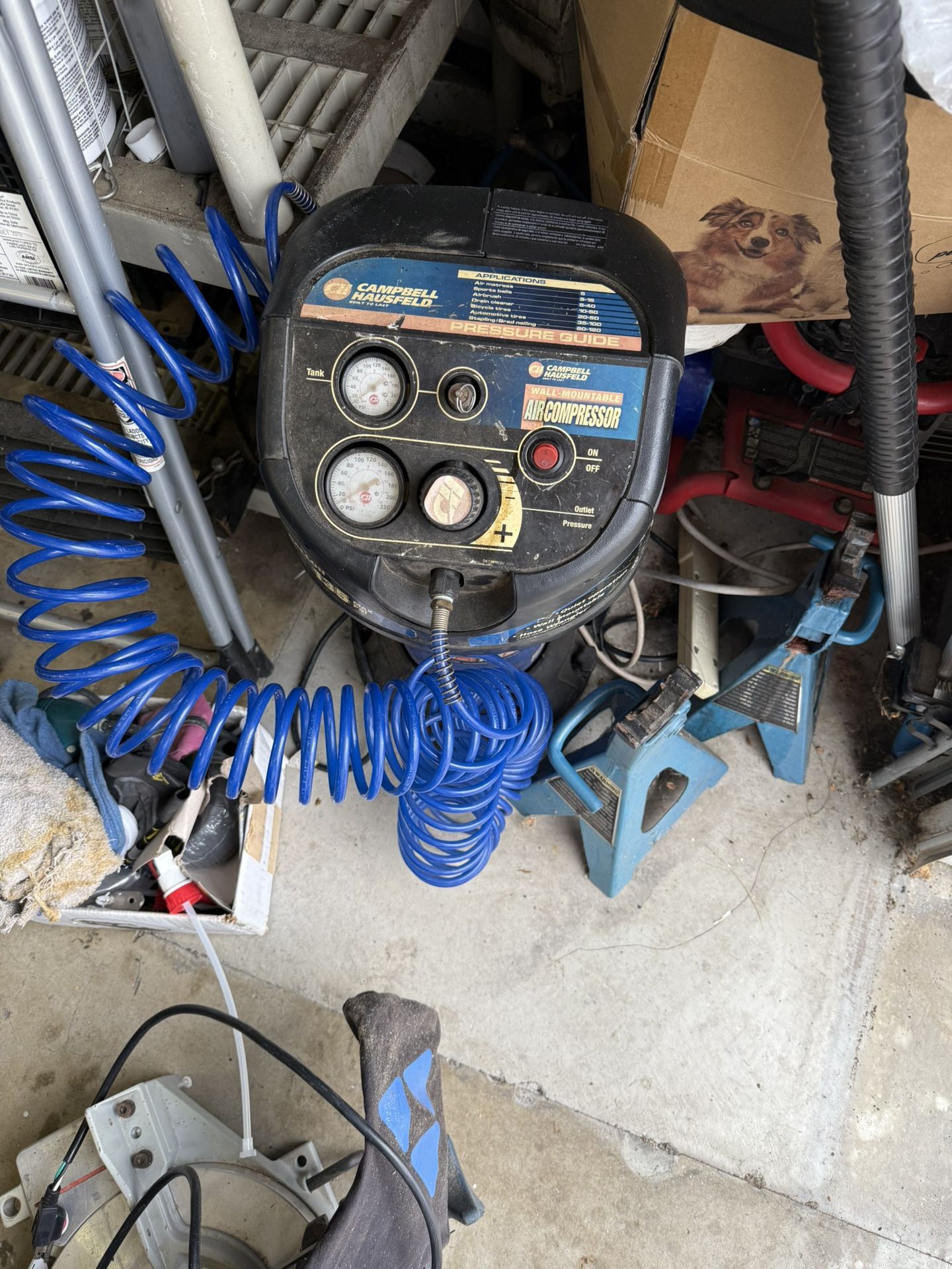 Wall mountable powerful air compressor