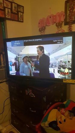 Panasonic t.v 46" asking for 400