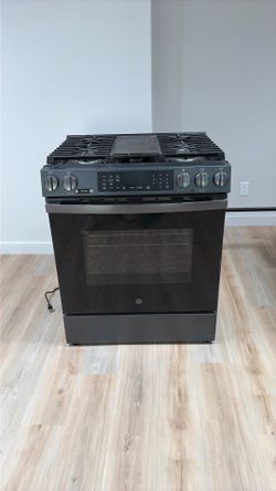 BRAND NEW GE GAS RANGE STOVE