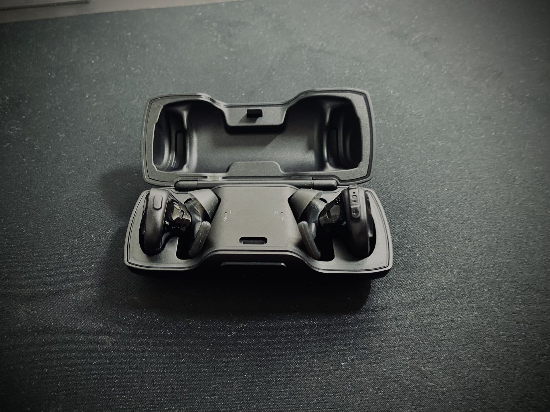 Bose Sound-sport Free Wireless Earbuds/ Headphones
