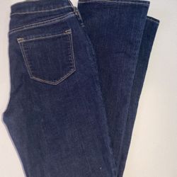 Old Navy Curvy Profile Midrise Jeans Waist is 32 inches Inseam is 30 inches New