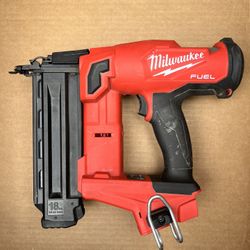 MILWAUKEE M18 FUEL FINISH NAILER 