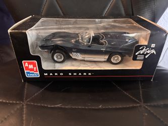 AMT Ertl Mako Shark Die-Cast Model Car in Box