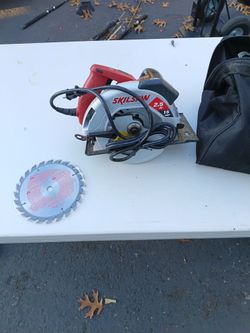Skilsaw 2.5 HP 15 Amp Circular Saw