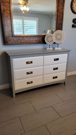 NICE WHITE AND GRAY DRESSER