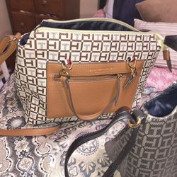 Set Of 2 Gently Used Tommy Hilfiger Purses