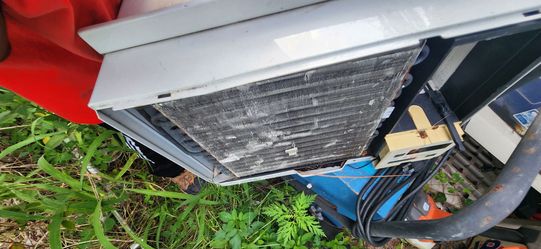 OTHET AC UNITS AVAILABLE FOR SALE.Midea Window Air Conditioner