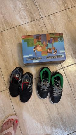 Buys heelys skate shoes