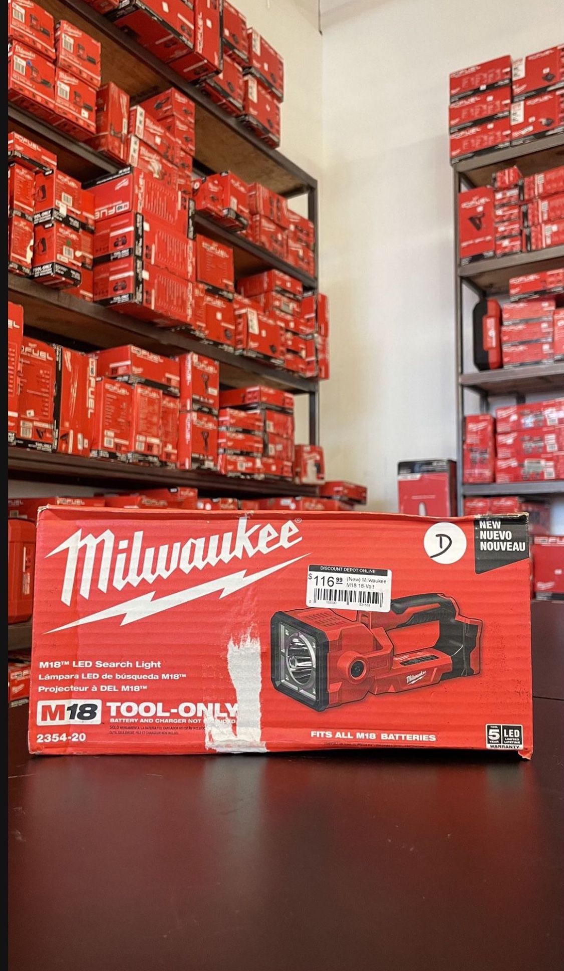 MILWAUKEE M18 18-Volt 1250 Lumens Lithium-Ion Cordless Search Light (Tool- Only)…..:2354-20 for Sale in Las Vegas, NV OfferUp