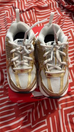Gold  Nike Vomero Toddler Size 10