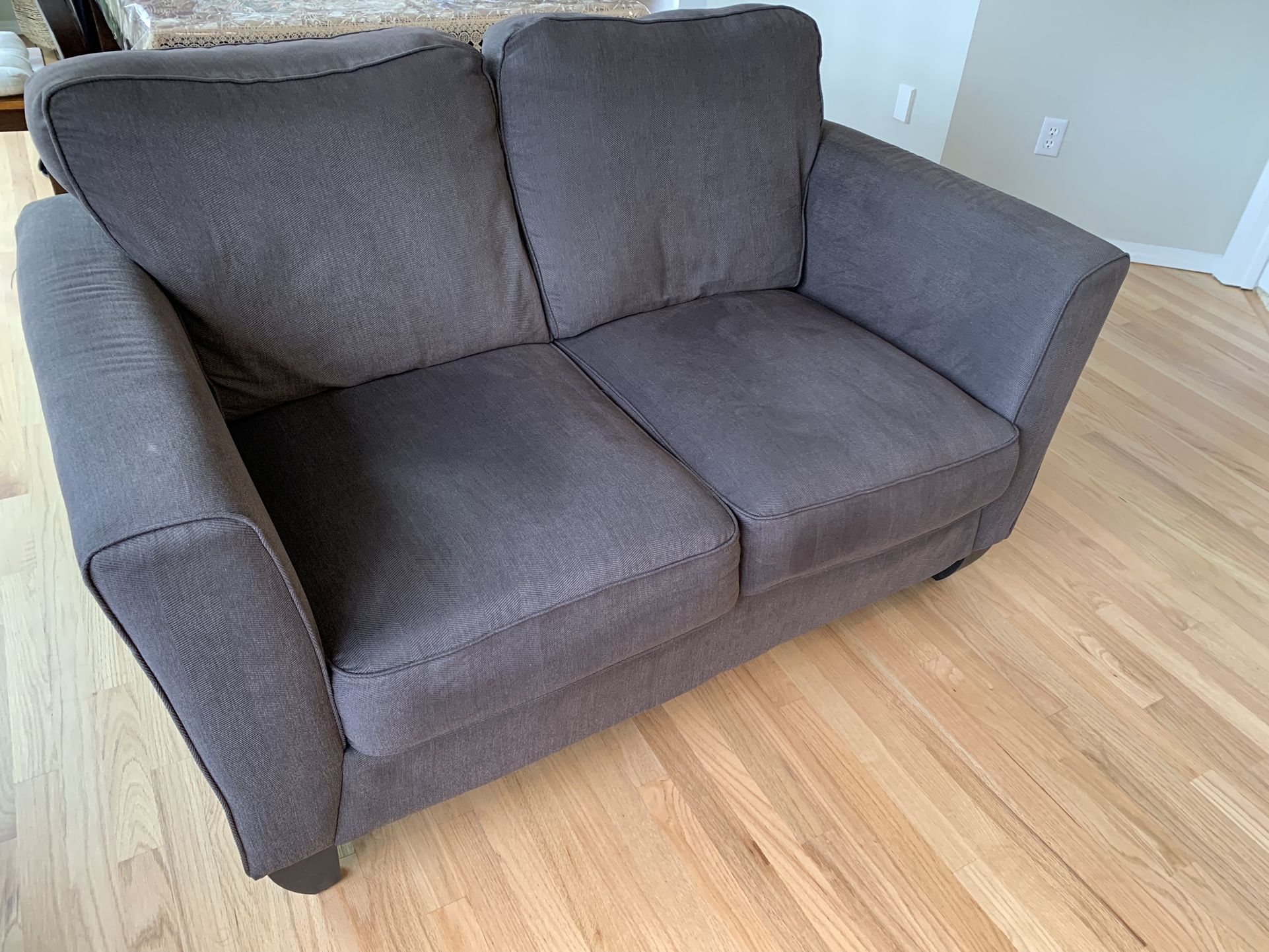 Loveseat 