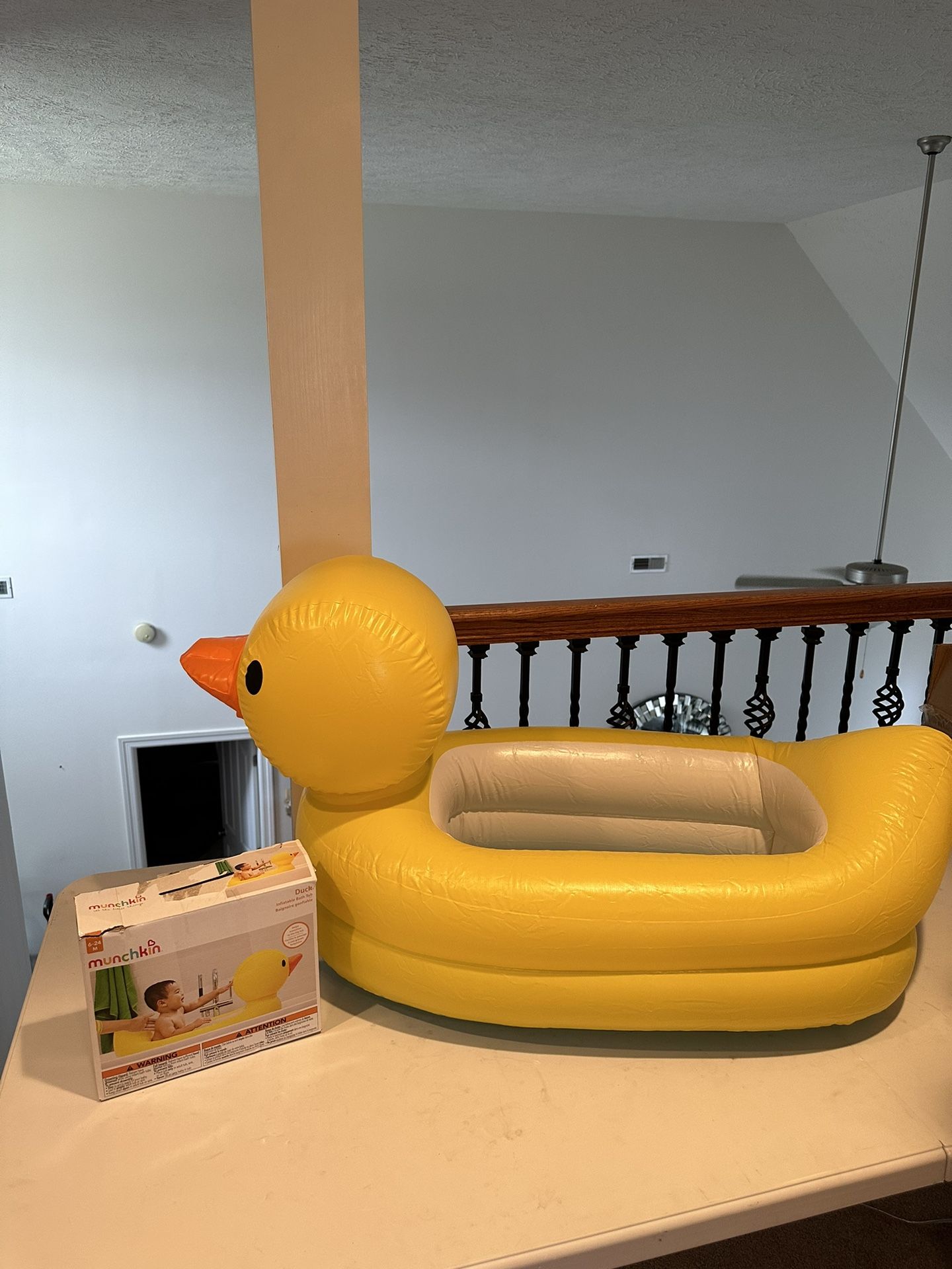 Munchkin Inflatable Duck Tub