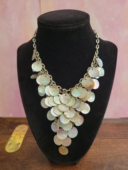 Silvertone bib Necklace Cascading Iridescent Shell Discs Vintage 16" 4" Dangle F10