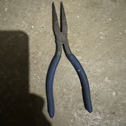 NEEDLE NOSE PLIERS 8”